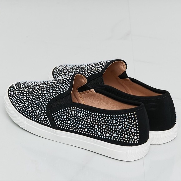Forever Link Rhinestone Round Toe Black Slip-On Shoes - Picture 7 of 7
